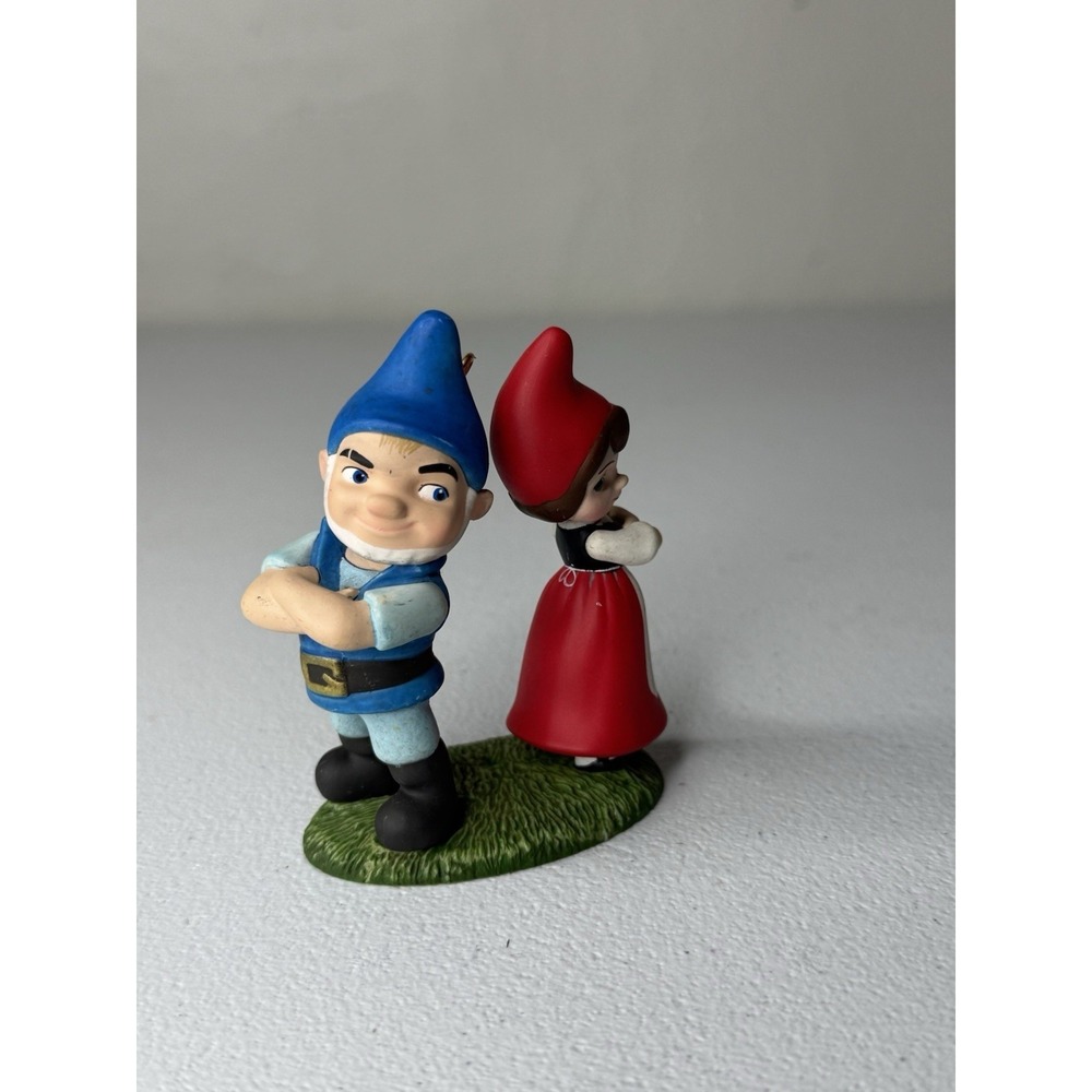 Hallmark Keepsake Christmas Ornament 2011 LOVE ON THE LAWN Gnomeo & Juliet - Picture 5 of 6